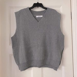 Oversized grey sweater vest